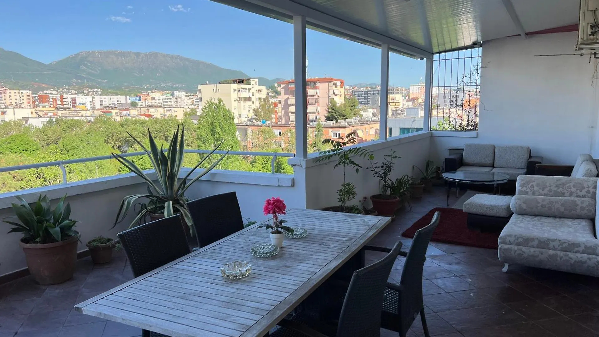 Elin'S View Stylish Central Apartment With Panoramic Terrace Tirana Albania