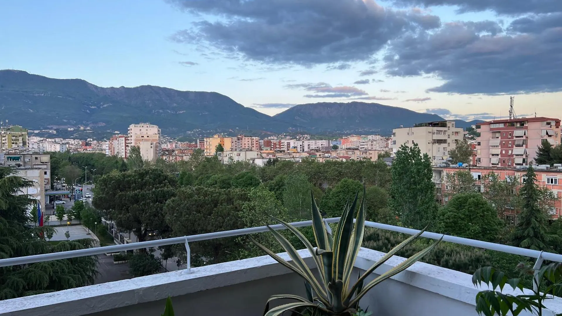 Elin'S View Stylish Central Apartment With Panoramic Terrace Tirana Albania